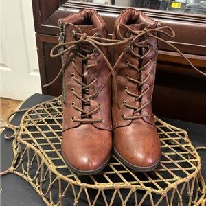 Daisy Fuentes Chestnut Lace-Up Boots